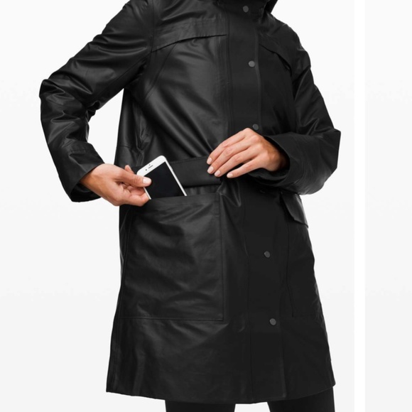 Into the Drizzle Lululemon Jacket NWT size 10 - Picture 4 of 9